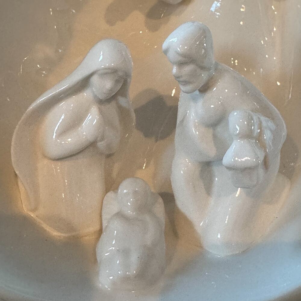 Coach House Gifts, White Ceramic Nativity Shelf Light, Manger in Angels Wings - Picture 11 of 16